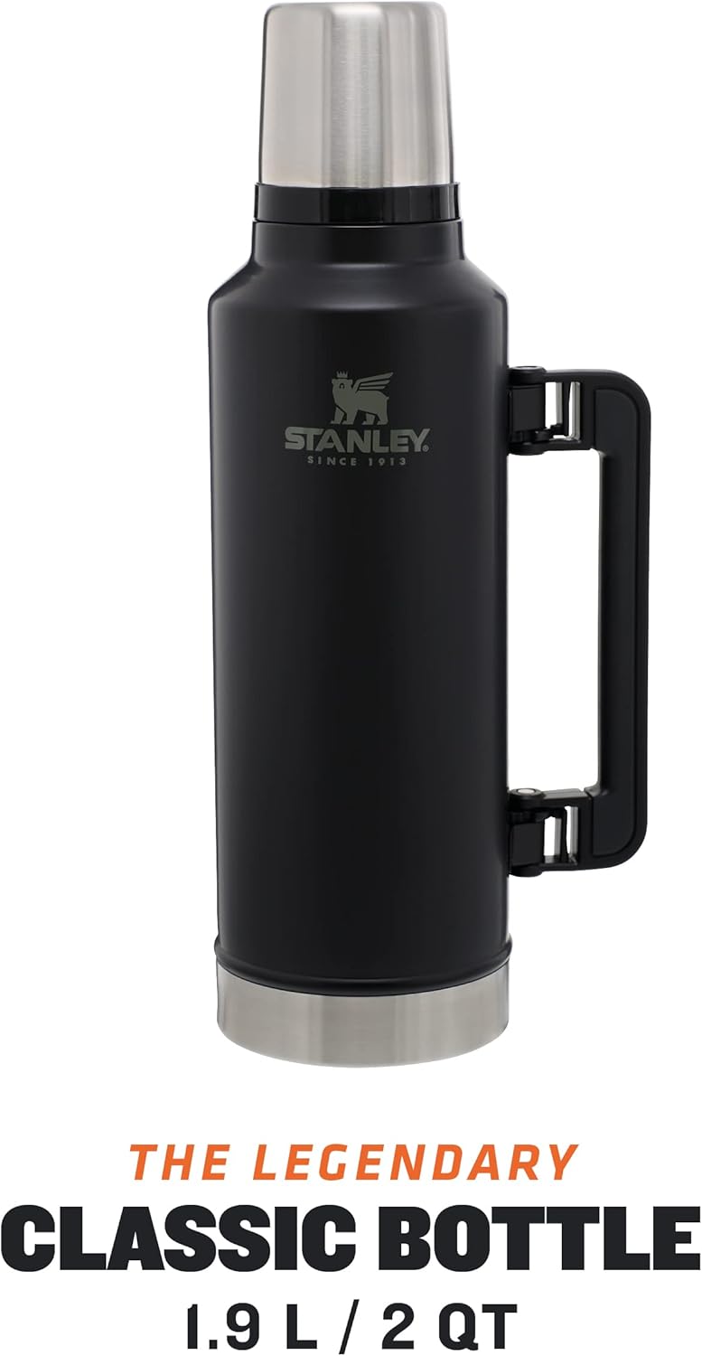 Stanley Classic Legendary Thermosflasche 1.9L - Thermos Hält 45 Stunden Heiß Oder Kalt - Edelstahl Thermoskanne - BPA-Frei - Spülmaschinenfest - Matte Black